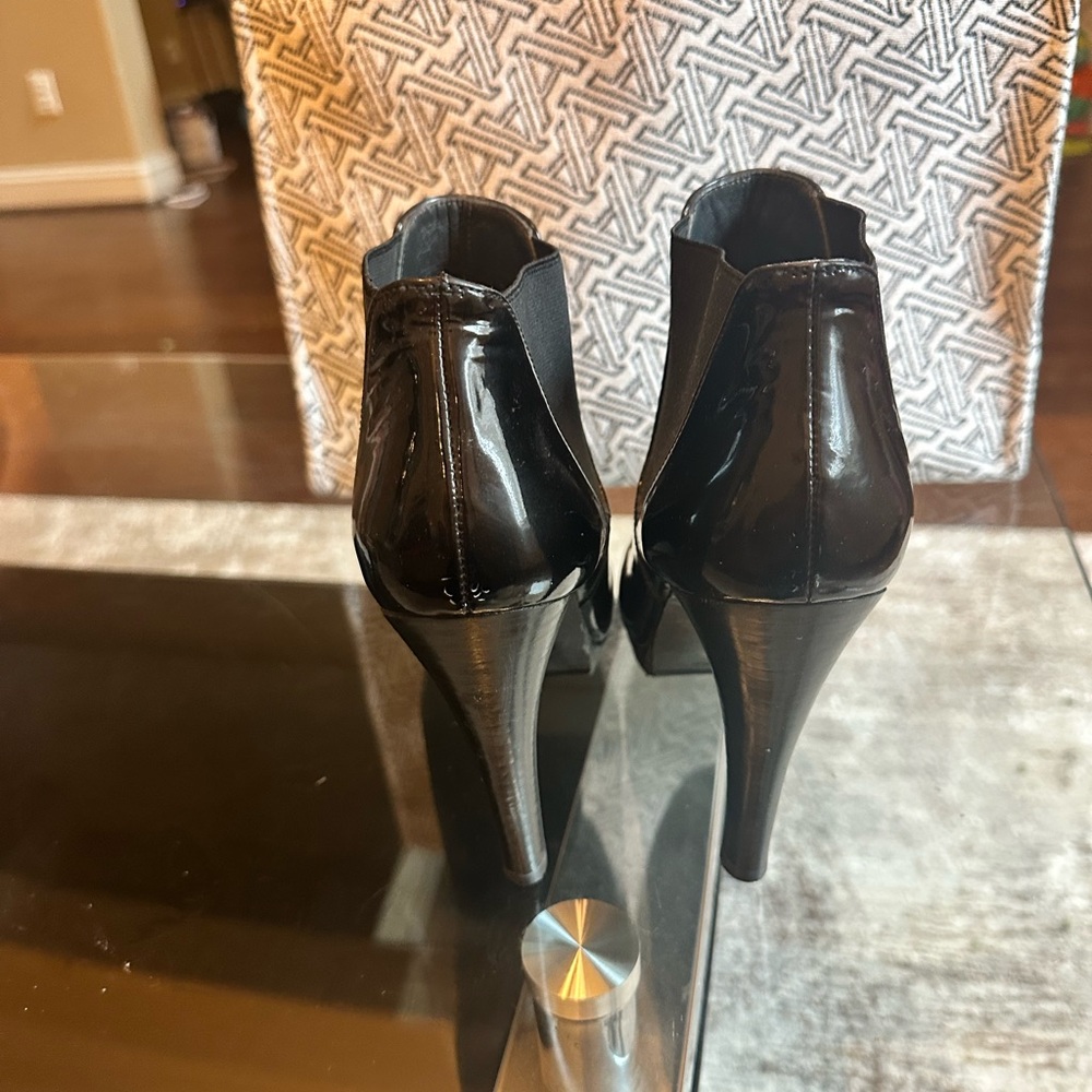 Stuart Weitzman Black Patent Heeled